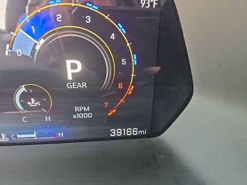 Used 2024 Chevrolet Colorado LT w/ LT Convenience Package RWD image 4