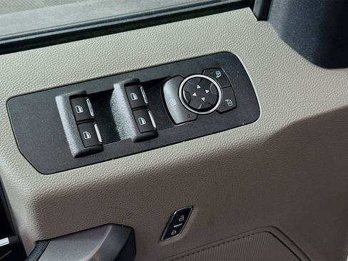 Used 2020 Ford F150 XLT image 23