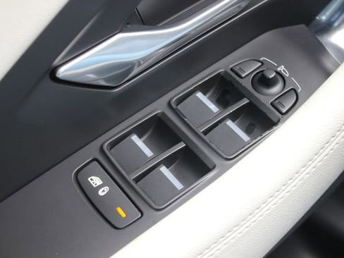 Used 2020 Jaguar E-PACE SE AWD/4WD image 17