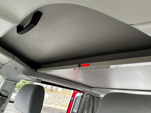 Used 2003 Volkswagen Eurovan MV image 18