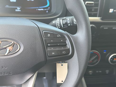 Certified 2026 Hyundai Venue SE FWD image 25