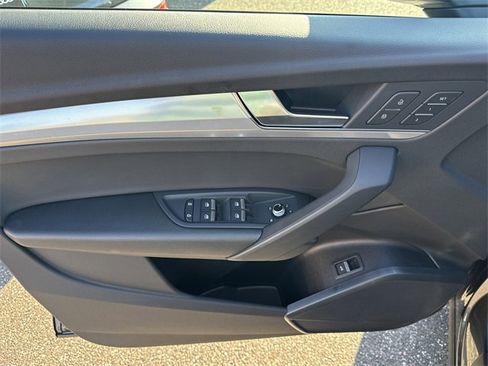 Certified 2025 Audi Q5 2.0T Premium w/ Convenience Plus Package image 27