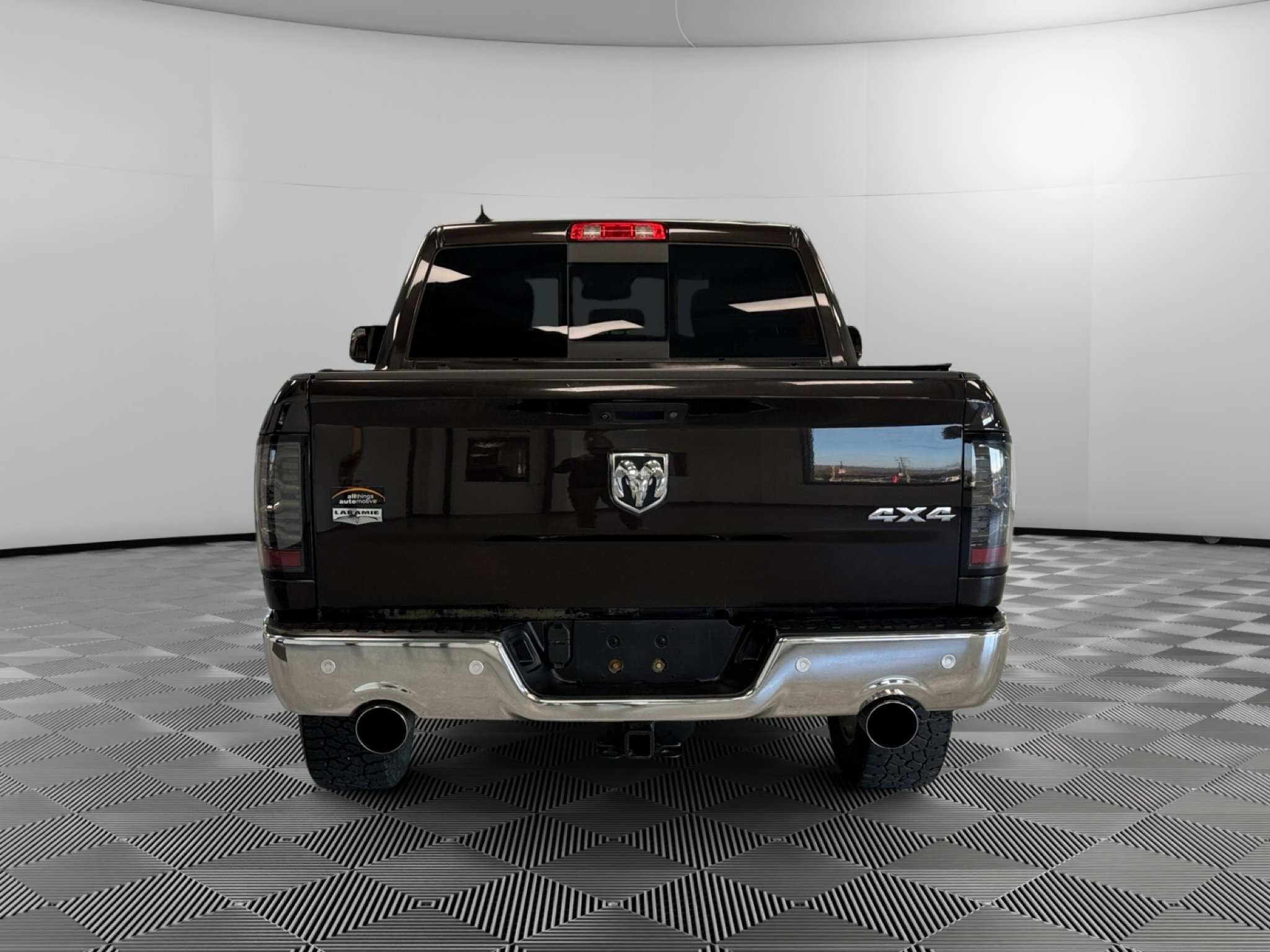 Used 2017 RAM 1500 Laramie w/ Convenience Group AWD/4WD image 7