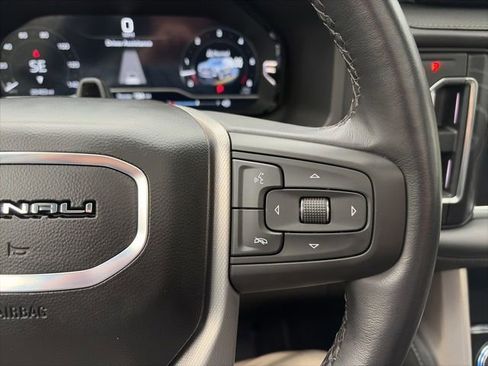 Used 2024 GMC Yukon Denali w/ Advanced Technology Package AWD/4WD image 24