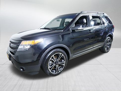 Used 2015 Ford Explorer Sport w/ Equipment Group 401A AWD/4WD image 3