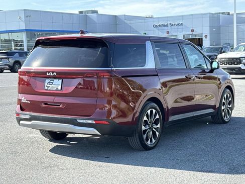Used 2024 Kia Carnival EX FWD image 25