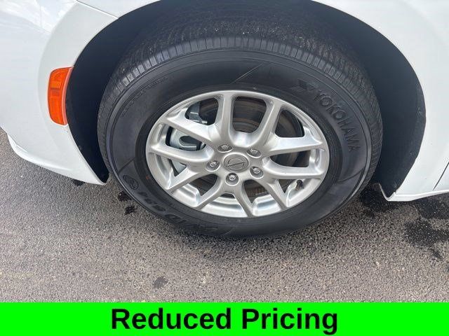 Used 2024 Chrysler Pacifica Touring-L FWD image 44