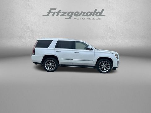 Used 2017 Cadillac Escalade Luxury AWD/4WD image 9
