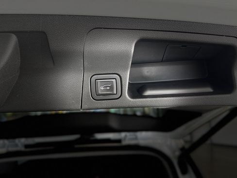 Used 2021 GMC Acadia AT4 w/ Technology Package AWD/4WD image 39