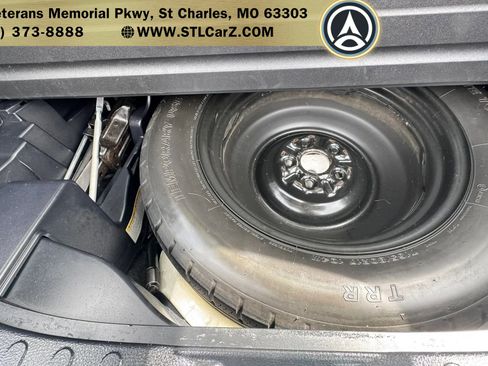Used 2018 Toyota RAV4 LE w/ All Weather Liner Package FWD image 18