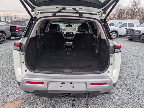 Used 2022 Nissan Pathfinder SL w/ SL Premium Package image 14