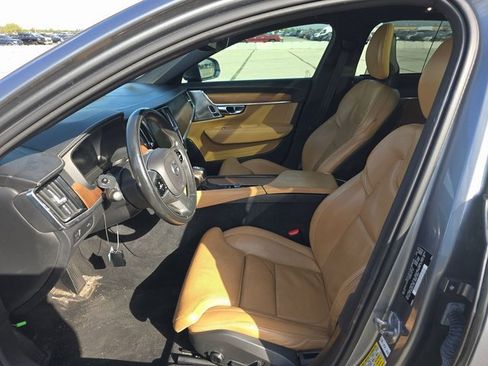 Used 2018 Volvo S90 T6 Inscription w/ Convenience Package image 5