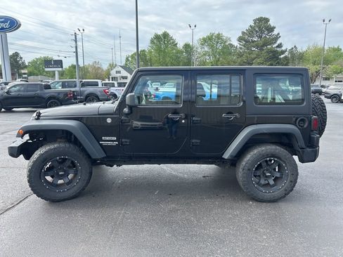 Used 2015 Jeep Wrangler Unlimited Sport image 4