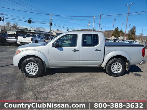 Used 2018 Nissan Frontier SV image 5