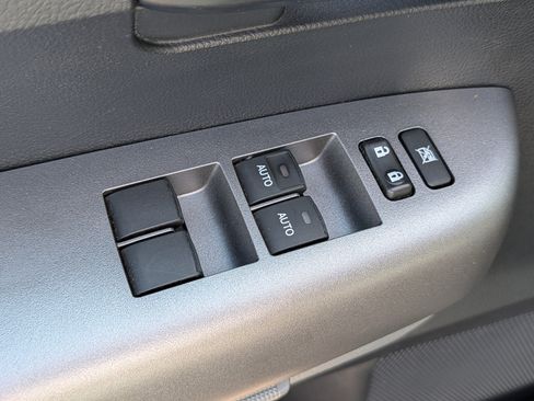 Used 2017 Toyota Sequoia SR5 AWD/4WD image 19