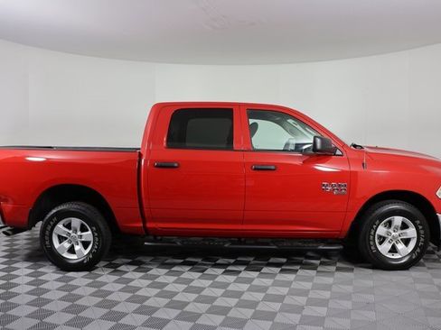 Used 2022 RAM 1500 Classic SLT image 9