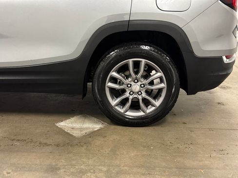 Certified 2024 GMC Terrain SLT image 14