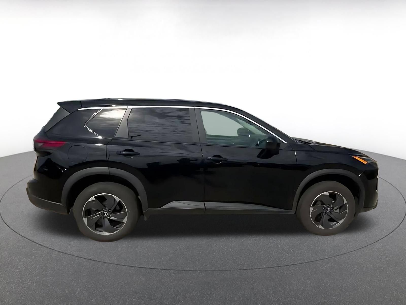 Used 2025 Nissan Rogue SV FWD image 15