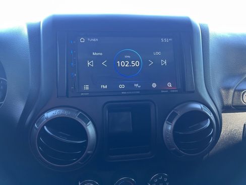 Used 2017 Jeep Wrangler Unlimited Sport w/ Connectivity Group image 27