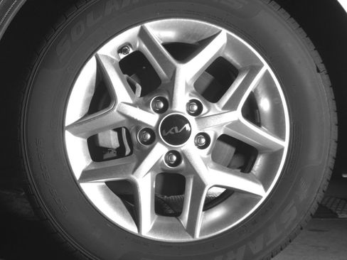 Used 2025 Kia Soul LX w/ LX Technology Package image 17