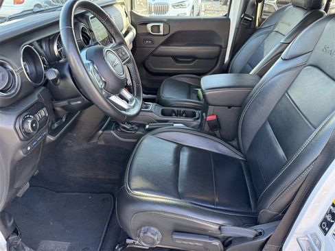 Used 2022 Jeep Wrangler Unlimited Sahara w/ Cold Weather Group image 10