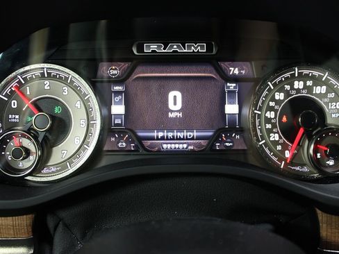 Used 2022 RAM 1500 Limited w/ Body-Colour Bumper Group image 24