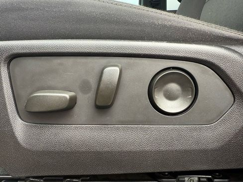 Used 2024 Chevrolet Colorado Trail Boss w/ Technology Package image 16