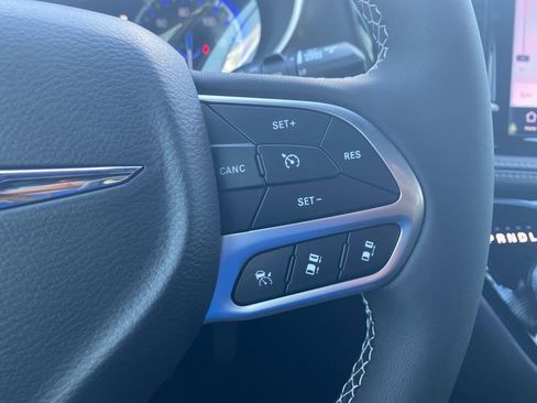 New 2026 Chrysler Pacifica Select image 18