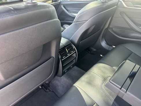 Used 2019 BMW 530i RWD image 31