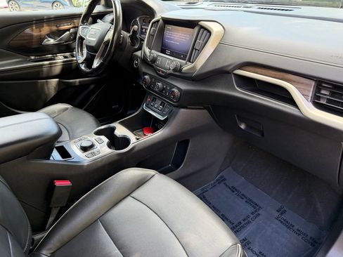 Used 2019 GMC Terrain Denali w/ Advanced Safety Package FWD image 10
