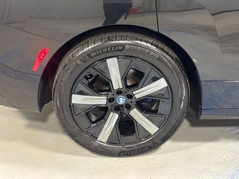 Used 2024 BMW iX xDrive50 w/ Premium Package AWD/4WD image 38