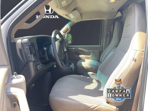 Used 2016 GMC Savana 2500 RWD image 9