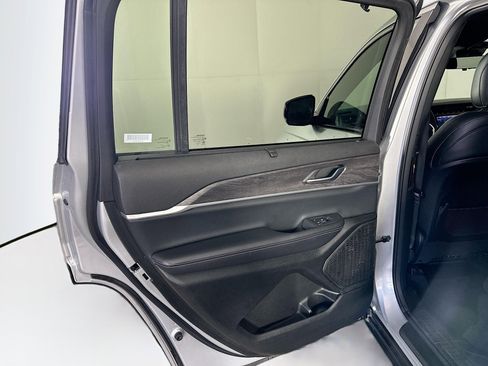 Used 2024 Jeep Grand Cherokee L Limited w/ Luxury Tech Group II image 27