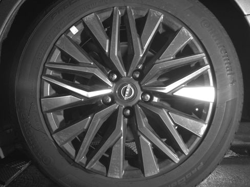 Used 2025 Nissan Altima 2.5 SV FWD image 14