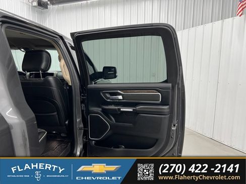 Used 2019 RAM 1500 Laramie AWD/4WD image 12