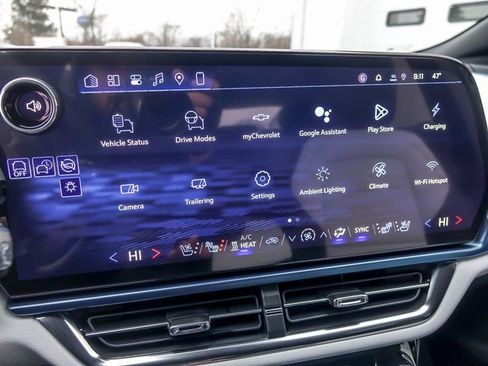 New 2026 Chevrolet Equinox EV LT w/ Convenience Package II FWD image 22