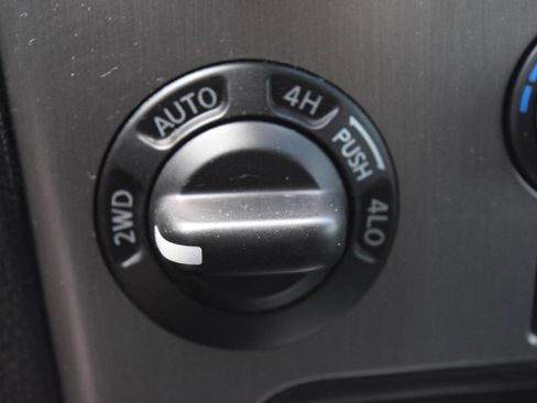 Used 2014 Nissan Armada SV AWD/4WD image 37