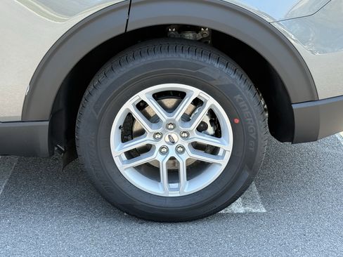 New 2026 Ford Explorer Active RWD image 10