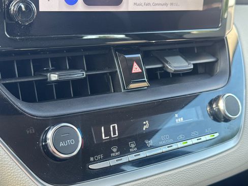 Used 2025 Toyota Corolla LE FWD image 19