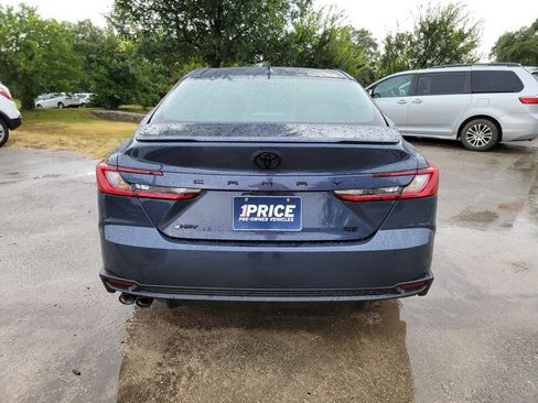 Used 2026 Toyota Camry SE w/ Convenience Package FWD image 5