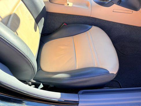 Used 2006 Pontiac Solstice 2dr Convertible w/ Premium Package image 26