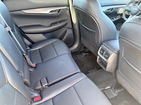 Used 2023 INFINITI QX50 Luxe image 25