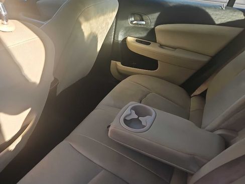 Used 2015 Chrysler 200 Limited w/ Convenience Group FWD image 2