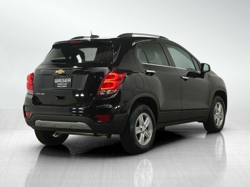Used 2020 Chevrolet Trax LT w/ LT Convenience Package image 5