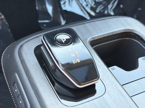 Used 2024 Nissan Ariya FWD image 24