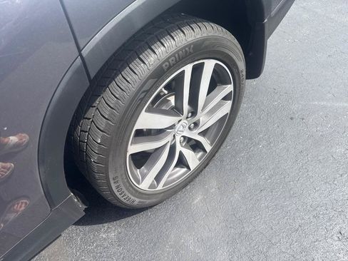 Used 2016 Honda Pilot Touring image 5