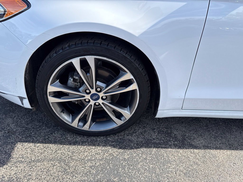 Used 2020 Ford Fusion Titanium AWD/4WD image 11