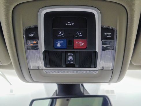 Used 2019 RAM 1500 Laramie image 40