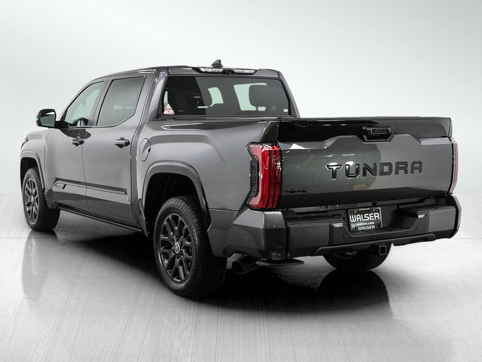 Used 2024 Toyota Tundra Platinum AWD/4WD image 3