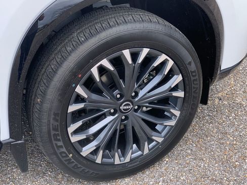 New 2026 Nissan Rogue Platinum image 7